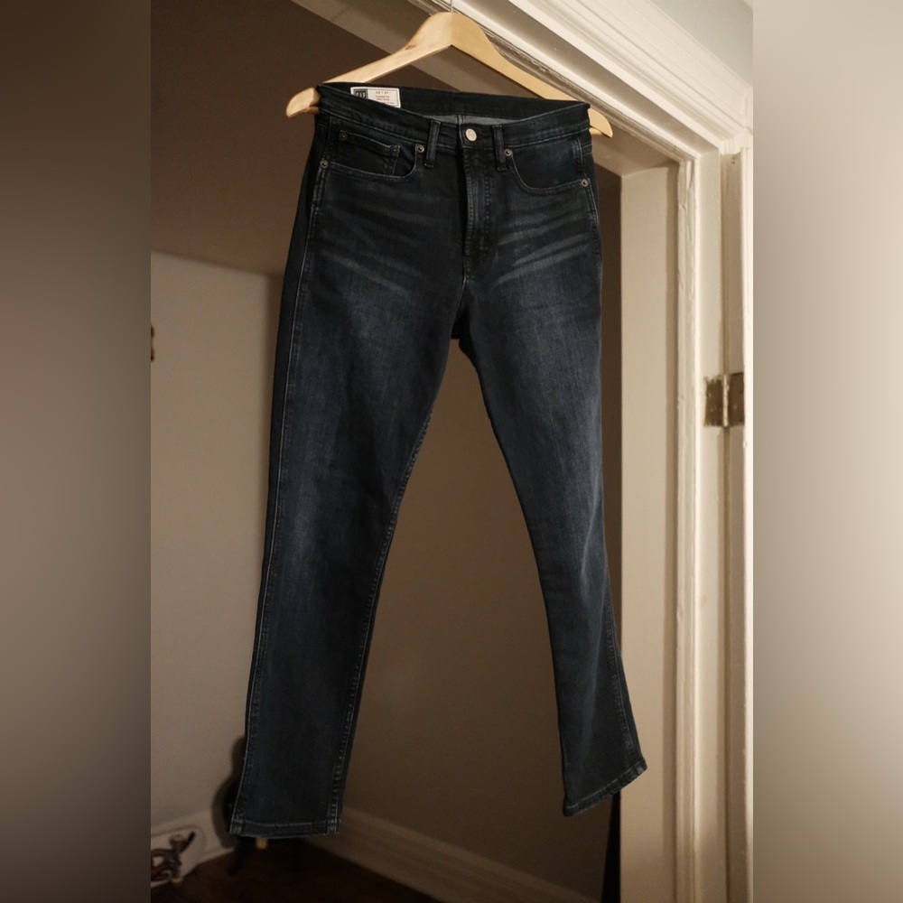 Gap High Rise Cigarette Jeans in indigo - never worn!